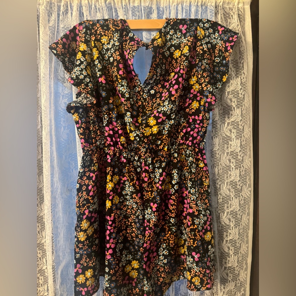 NWOT Emory Rose Romper, 1XL, has pockets